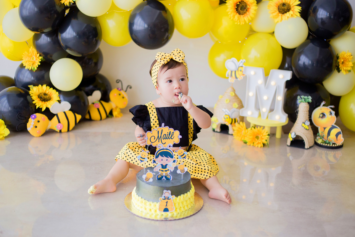 acompanhamento mensal de bebe caxias do sul figurino cenario tematico  personagem foto infantil serra gaucha fotografia familia mundo azul rosa ensaio fotografico crianca newborn baby menino menina smash the cake esmague o bolo banheira urso circo