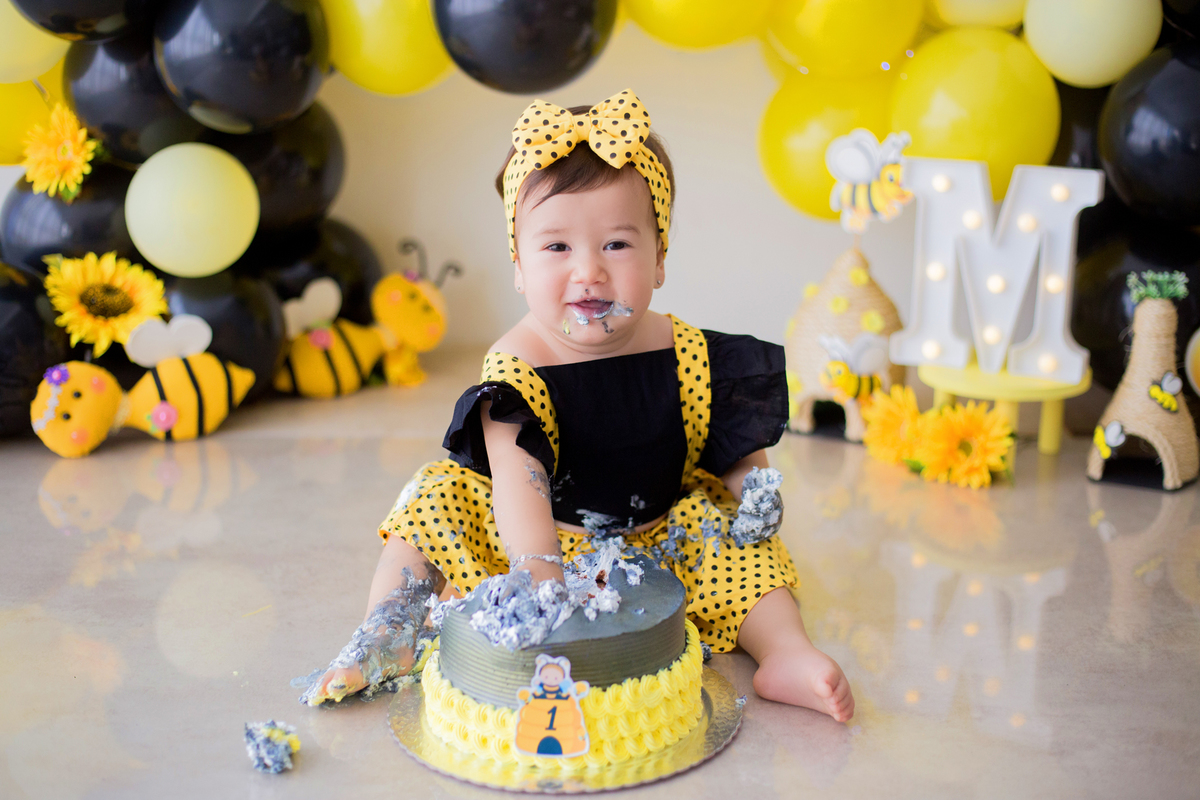 acompanhamento mensal de bebe caxias do sul figurino cenario tematico  personagem foto infantil serra gaucha fotografia familia mundo azul rosa ensaio fotografico crianca newborn baby menino menina smash the cake esmague o bolo banheira urso circo