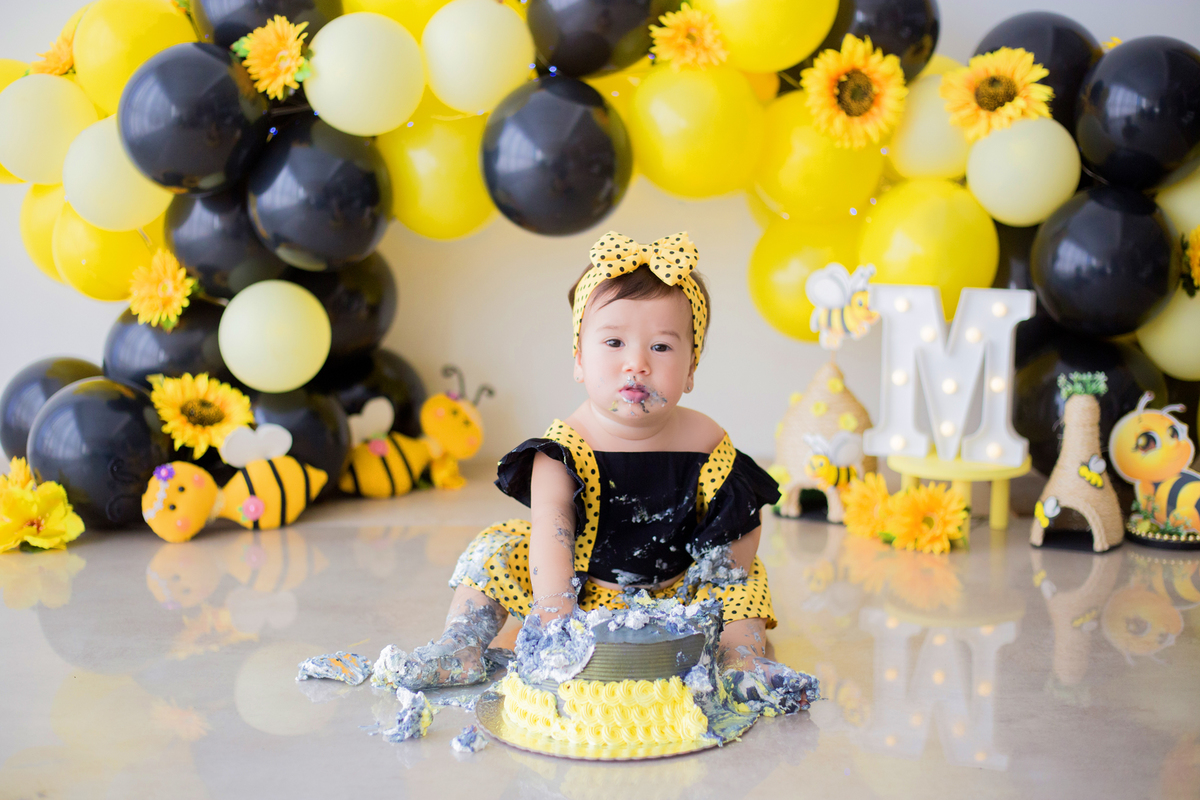 acompanhamento mensal de bebe caxias do sul figurino cenario tematico  personagem foto infantil serra gaucha fotografia familia mundo azul rosa ensaio fotografico crianca newborn baby menino menina smash the cake esmague o bolo banheira urso circo