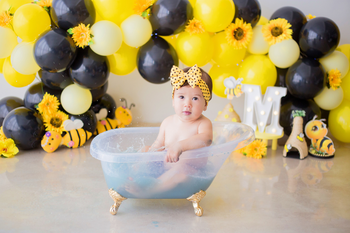 acompanhamento mensal de bebe caxias do sul figurino cenario tematico  personagem foto infantil serra gaucha fotografia familia mundo azul rosa ensaio fotografico crianca newborn baby menino menina smash the cake esmague o bolo banheira urso circo