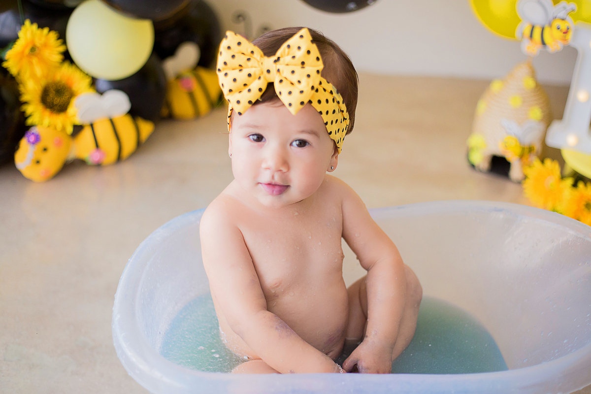 acompanhamento mensal de bebe caxias do sul figurino cenario tematico  personagem foto infantil serra gaucha fotografia familia mundo azul rosa ensaio fotografico crianca newborn baby menino menina smash the cake esmague o bolo banheira urso circo