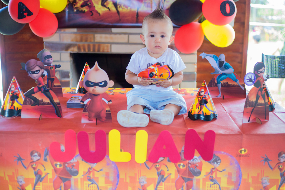 acompanhamento mensal de bebe caxias do sul figurino cenario tematico  personagem foto infantil serra gaucha fotografia familia mundo azul rosa ensaio fotografico crianca newborn baby menino menina smash the cake esmague o bolo banheira urso circo