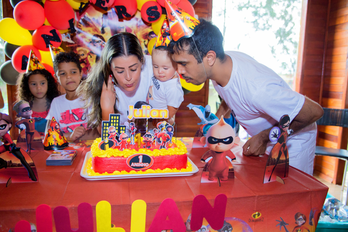 acompanhamento mensal de bebe caxias do sul figurino cenario tematico  personagem foto infantil serra gaucha fotografia familia mundo azul rosa ensaio fotografico crianca newborn baby menino menina smash the cake esmague o bolo banheira urso circo