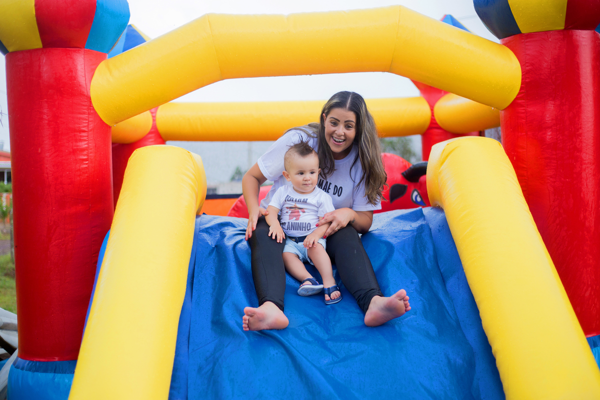 acompanhamento mensal de bebe caxias do sul figurino cenario tematico  personagem foto infantil serra gaucha fotografia familia mundo azul rosa ensaio fotografico crianca newborn baby menino menina smash the cake esmague o bolo banheira urso circo