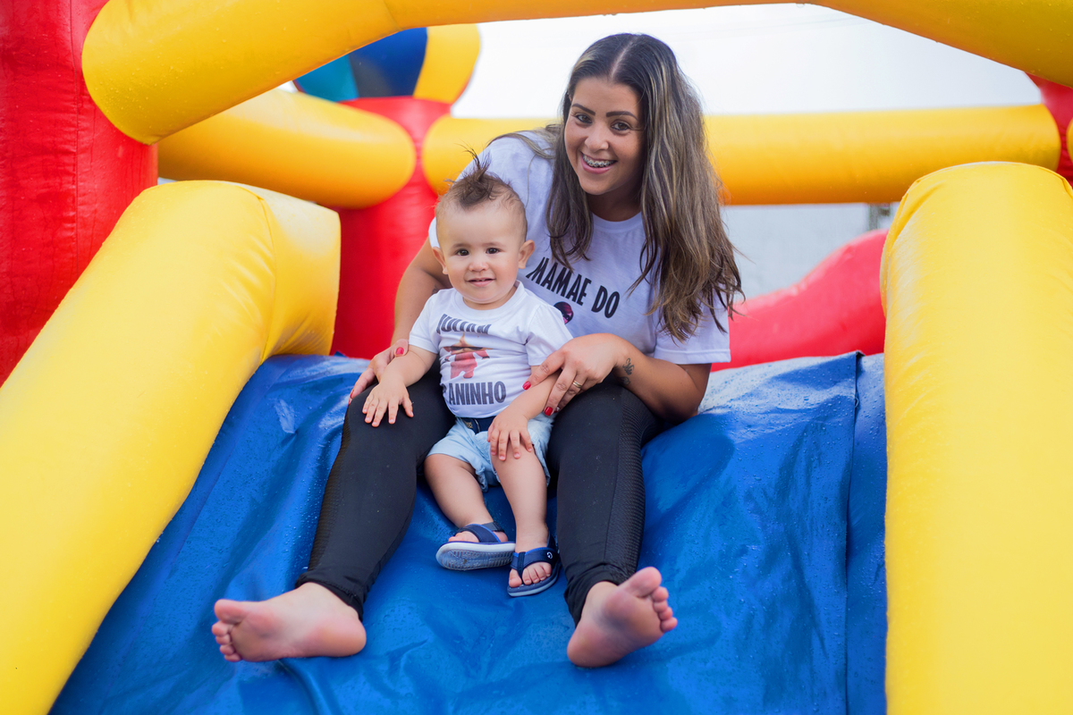 acompanhamento mensal de bebe caxias do sul figurino cenario tematico  personagem foto infantil serra gaucha fotografia familia mundo azul rosa ensaio fotografico crianca newborn baby menino menina smash the cake esmague o bolo banheira urso circo
