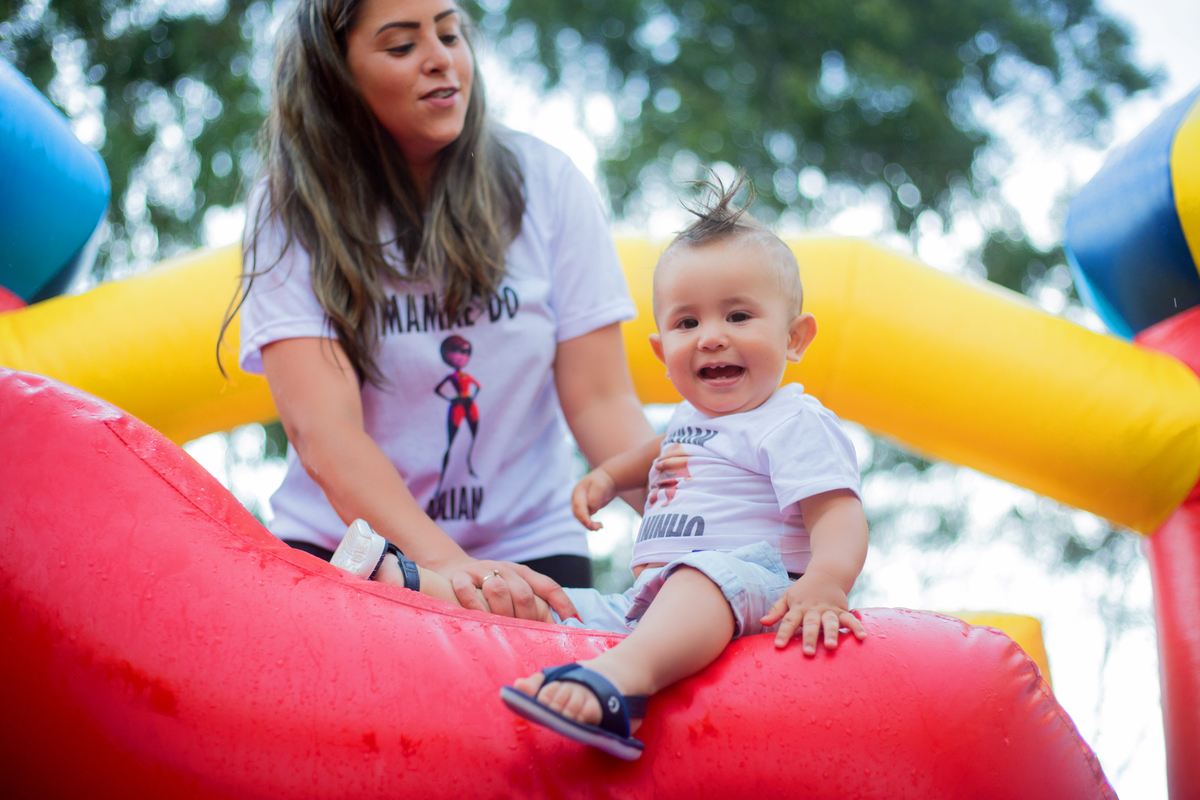 acompanhamento mensal de bebe caxias do sul figurino cenario tematico  personagem foto infantil serra gaucha fotografia familia mundo azul rosa ensaio fotografico crianca newborn baby menino menina smash the cake esmague o bolo banheira urso circo