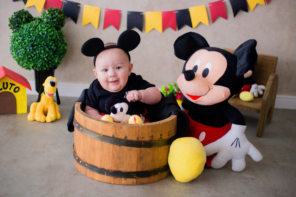 acompanhamento mensal de bebe caxias do sul figurino cenario tematico  personagem foto infantil serra gaucha fotografia familia mundo azul rosa ensaio fotografico crianca newborn baby menino menina smash the cake esmague o bolo banheira urso circo