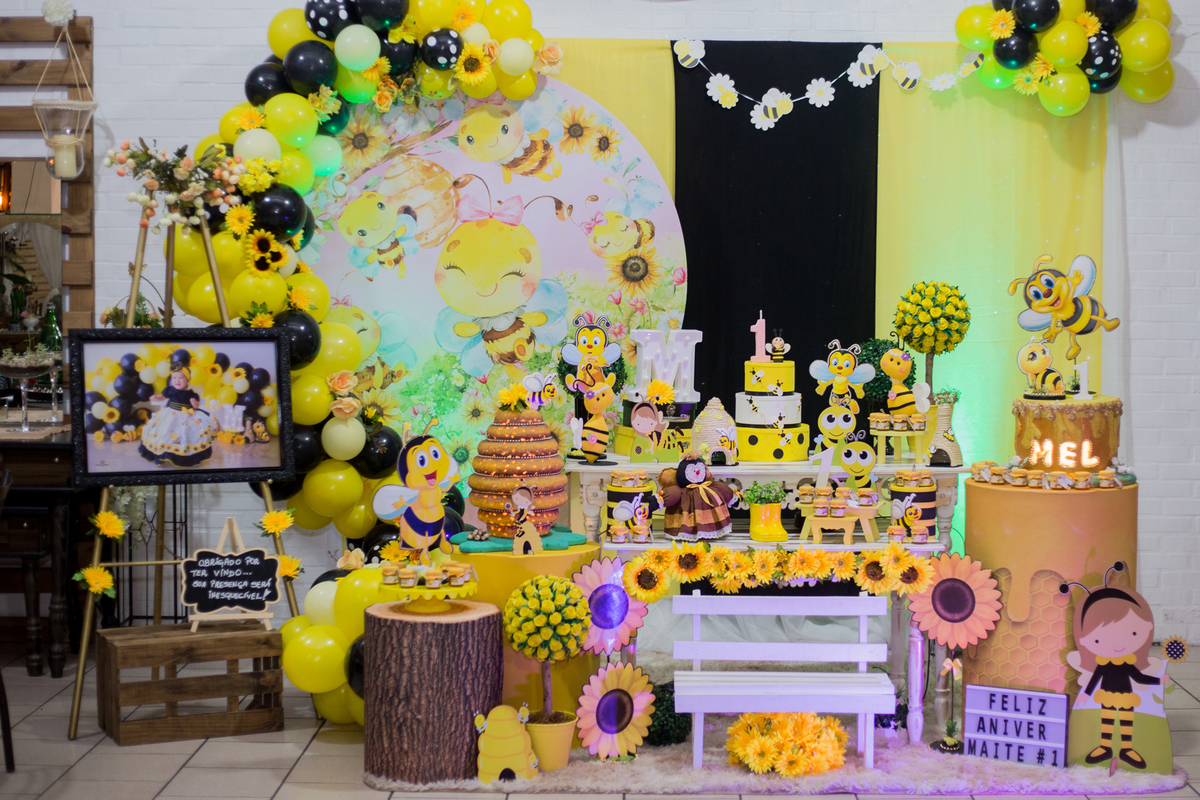 acompanhamento mensal de bebe caxias do sul figurino cenario tematico  personagem foto infantil serra gaucha fotografia familia mundo azul rosa ensaio fotografico crianca newborn baby menino menina smash the cake esmague o bolo banheira urso circo