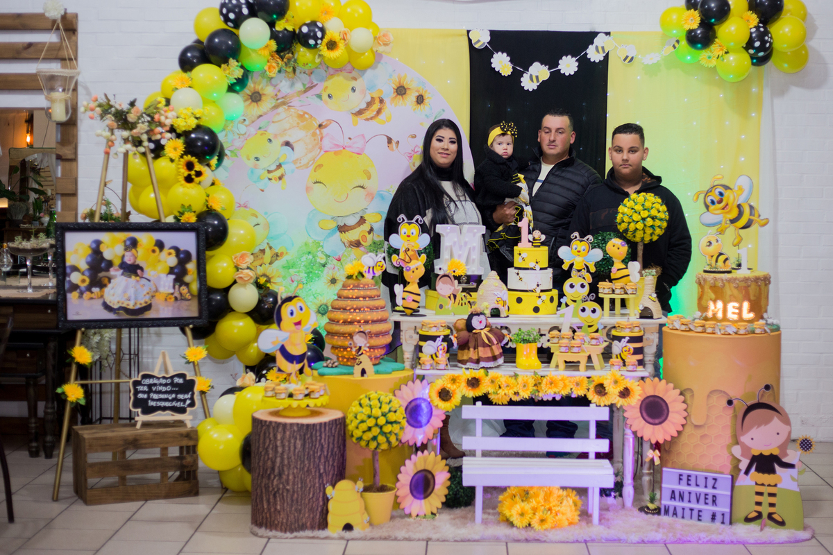 acompanhamento mensal de bebe caxias do sul figurino cenario tematico  personagem foto infantil serra gaucha fotografia familia mundo azul rosa ensaio fotografico crianca newborn baby menino menina smash the cake esmague o bolo banheira urso circo