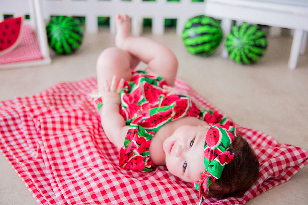 acompanhamento mensal de bebe caxias do sul figurino cenario tematico  personagem foto infantil serra gaucha fotografia familia mundo azul rosa ensaio fotografico crianca newborn baby menino menina smash the cake esmague o bolo banheira urso circo