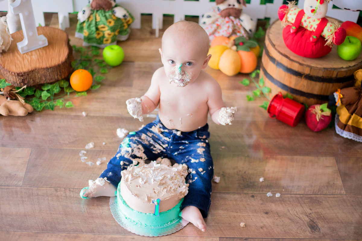 acompanhamento mensal de bebe caxias do sul figurino cenario tematico  personagem foto infantil serra gaucha fotografia familia mundo azul rosa ensaio fotografico crianca newborn baby menino menina smash the cake esmague o bolo banheira urso circo