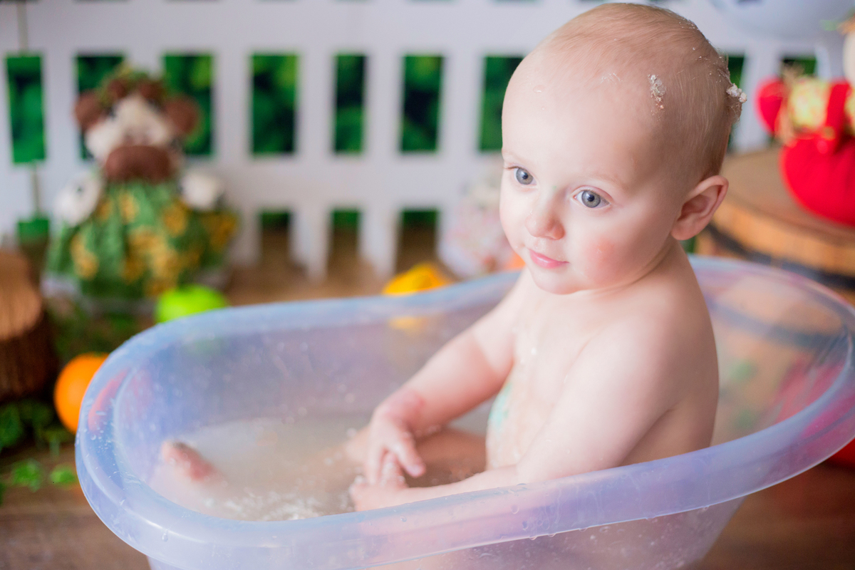 acompanhamento mensal de bebe caxias do sul figurino cenario tematico  personagem foto infantil serra gaucha fotografia familia mundo azul rosa ensaio fotografico crianca newborn baby menino menina smash the cake esmague o bolo banheira urso circo