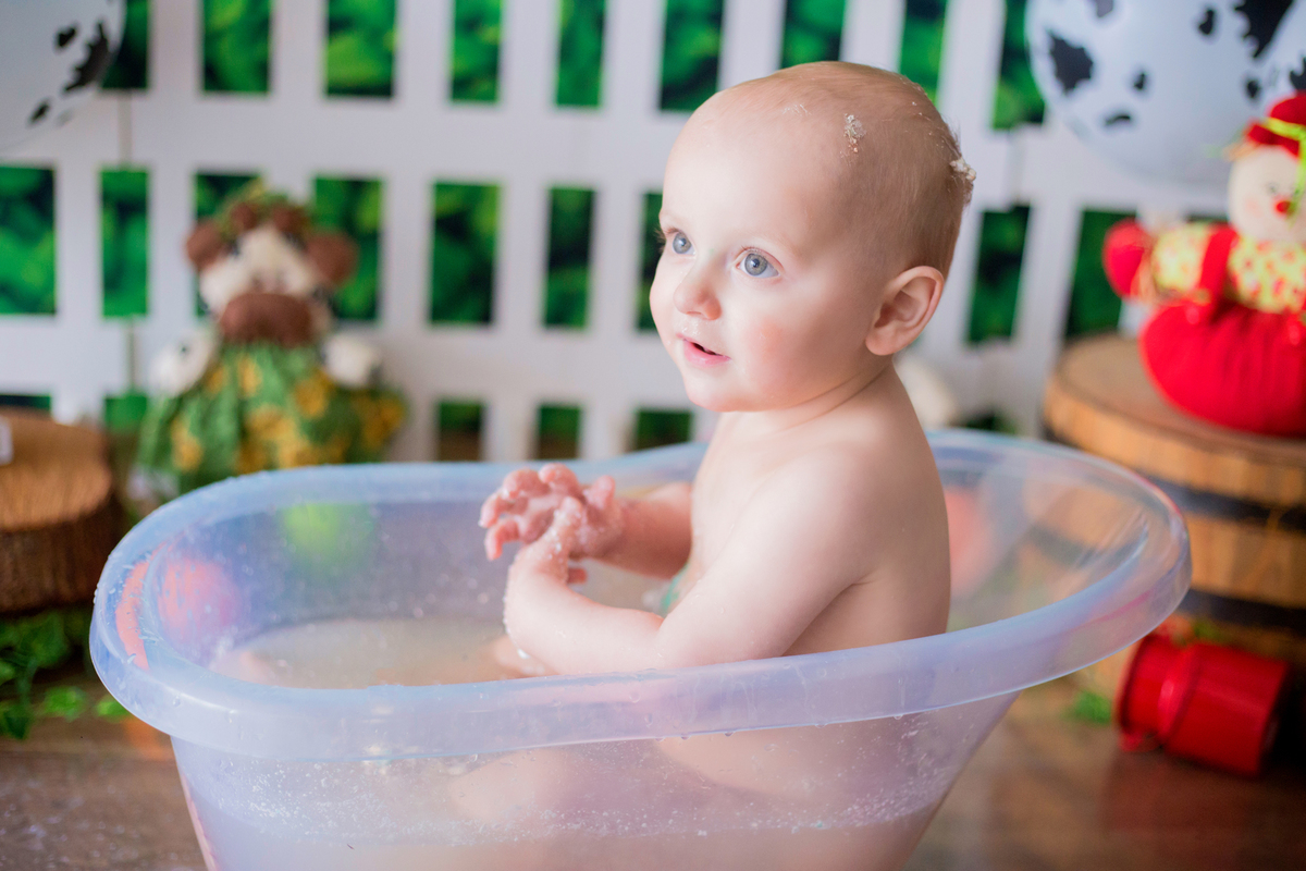 acompanhamento mensal de bebe caxias do sul figurino cenario tematico  personagem foto infantil serra gaucha fotografia familia mundo azul rosa ensaio fotografico crianca newborn baby menino menina smash the cake esmague o bolo banheira urso circo