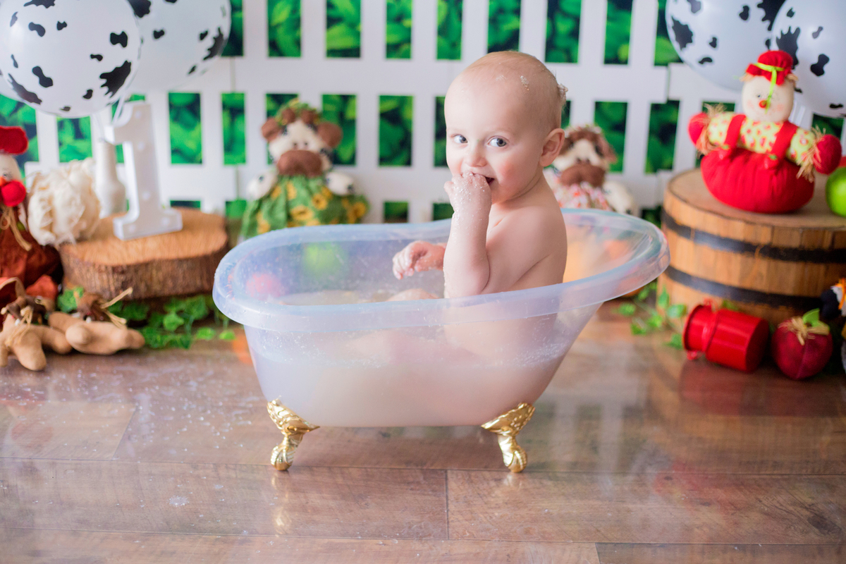 acompanhamento mensal de bebe caxias do sul figurino cenario tematico  personagem foto infantil serra gaucha fotografia familia mundo azul rosa ensaio fotografico crianca newborn baby menino menina smash the cake esmague o bolo banheira urso circo