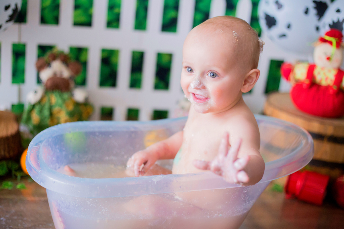 acompanhamento mensal de bebe caxias do sul figurino cenario tematico  personagem foto infantil serra gaucha fotografia familia mundo azul rosa ensaio fotografico crianca newborn baby menino menina smash the cake esmague o bolo banheira urso circo