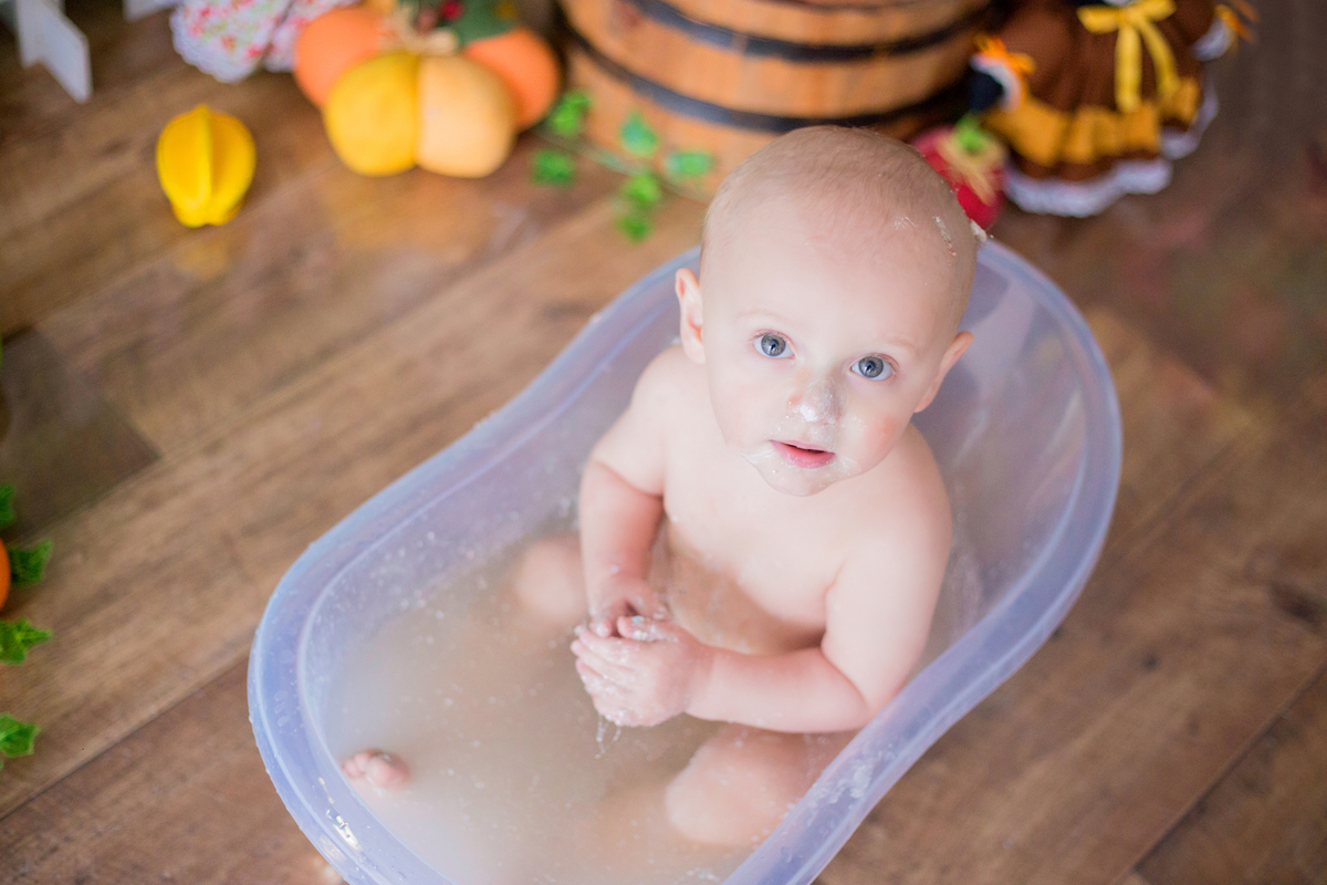 acompanhamento mensal de bebe caxias do sul figurino cenario tematico  personagem foto infantil serra gaucha fotografia familia mundo azul rosa ensaio fotografico crianca newborn baby menino menina smash the cake esmague o bolo banheira urso circo
