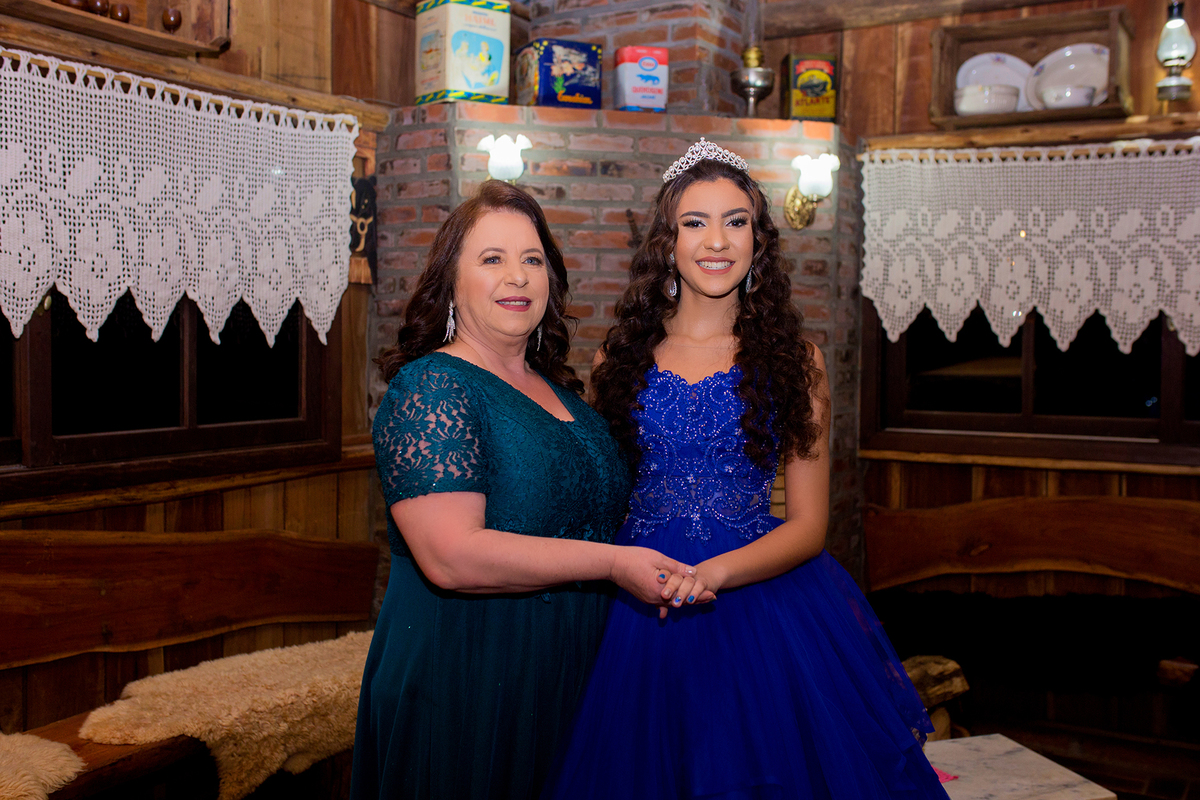 acompanhamento mensal de bebe caxias do sul figurino cenario tematico  personagem foto infantil serra gaucha fotografia familia mundo azul rosa ensaio fotografico crianca newborn baby menino menina smash the cake esmague o bolo banheira urso circo