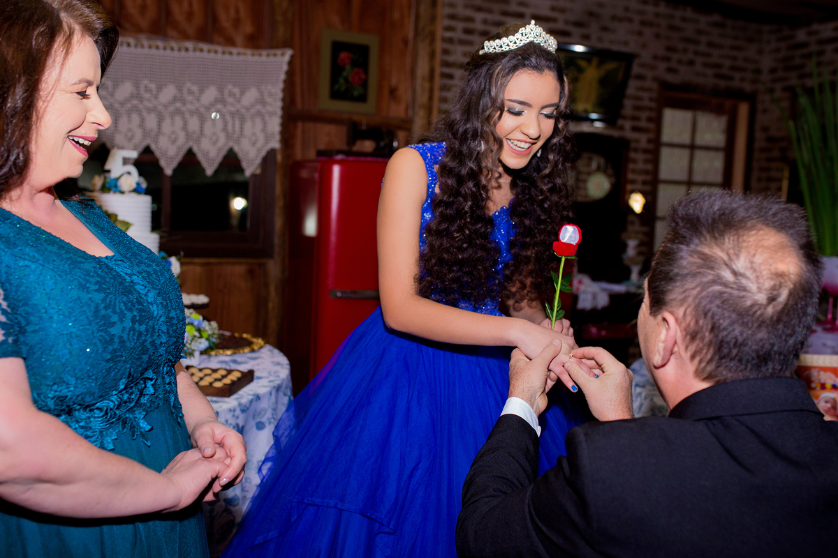 acompanhamento mensal de bebe caxias do sul figurino cenario tematico  personagem foto infantil serra gaucha fotografia familia mundo azul rosa ensaio fotografico crianca newborn baby menino menina smash the cake esmague o bolo banheira urso circo