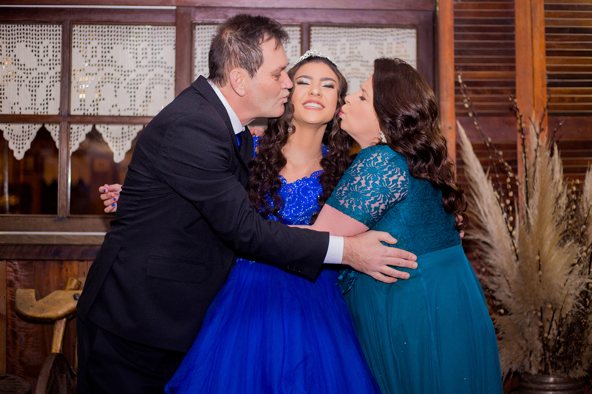 acompanhamento mensal de bebe caxias do sul figurino cenario tematico  personagem foto infantil serra gaucha fotografia familia mundo azul rosa ensaio fotografico crianca newborn baby menino menina smash the cake esmague o bolo banheira urso circo