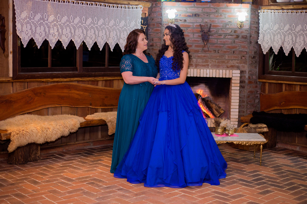 acompanhamento mensal de bebe caxias do sul figurino cenario tematico  personagem foto infantil serra gaucha fotografia familia mundo azul rosa ensaio fotografico crianca newborn baby menino menina smash the cake esmague o bolo banheira urso circo