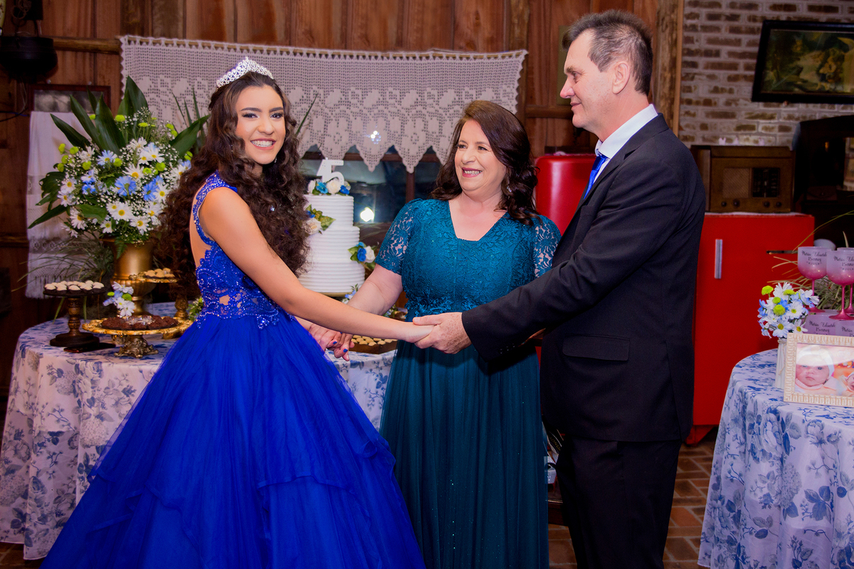 acompanhamento mensal de bebe caxias do sul figurino cenario tematico  personagem foto infantil serra gaucha fotografia familia mundo azul rosa ensaio fotografico crianca newborn baby menino menina smash the cake esmague o bolo banheira urso circo