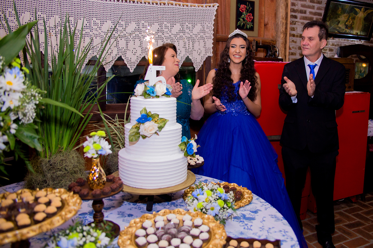 acompanhamento mensal de bebe caxias do sul figurino cenario tematico  personagem foto infantil serra gaucha fotografia familia mundo azul rosa ensaio fotografico crianca newborn baby menino menina smash the cake esmague o bolo banheira urso circo