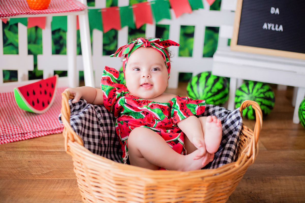 acompanhamento mensal de bebe caxias do sul figurino cenario tematico  personagem foto infantil serra gaucha fotografia familia mundo azul rosa ensaio fotografico crianca newborn baby menino menina smash the cake esmague o bolo banheira urso circo