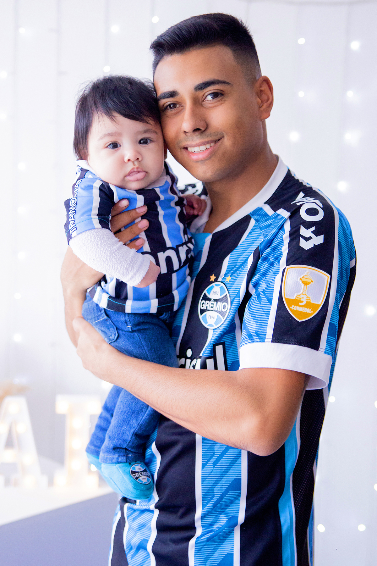 acompanhamento mensal de bebe caxias do sul figurino cenario tematico  personagem foto infantil serra gaucha fotografia familia mundo azul rosa ensaio fotografico crianca newborn baby menino menina smash the cake esmague o bolo banheira urso circo