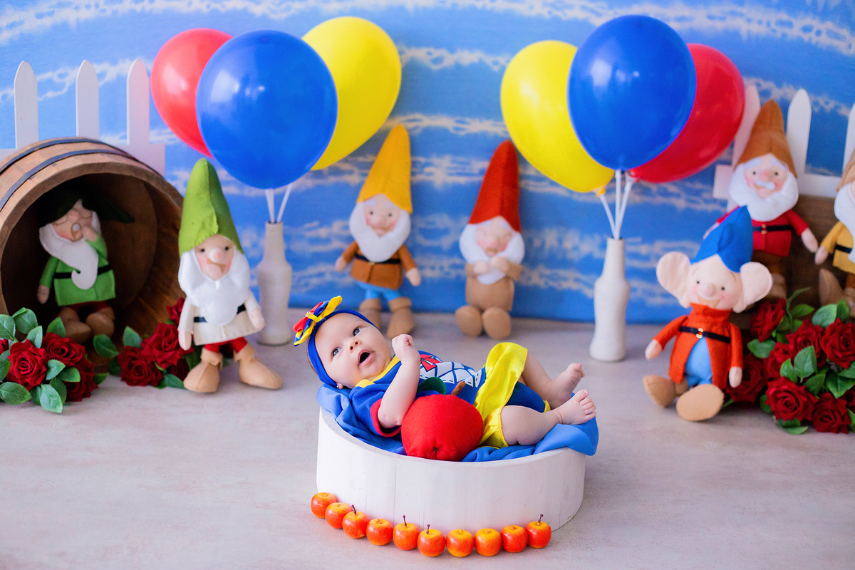 acompanhamento mensal de bebe caxias do sul figurino cenario tematico  personagem foto infantil serra gaucha fotografia familia mundo azul rosa ensaio fotografico crianca newborn baby menino menina smash the cake esmague o bolo banheira urso circo