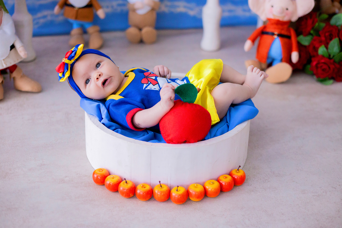 acompanhamento mensal de bebe caxias do sul figurino cenario tematico  personagem foto infantil serra gaucha fotografia familia mundo azul rosa ensaio fotografico crianca newborn baby menino menina smash the cake esmague o bolo banheira urso circo