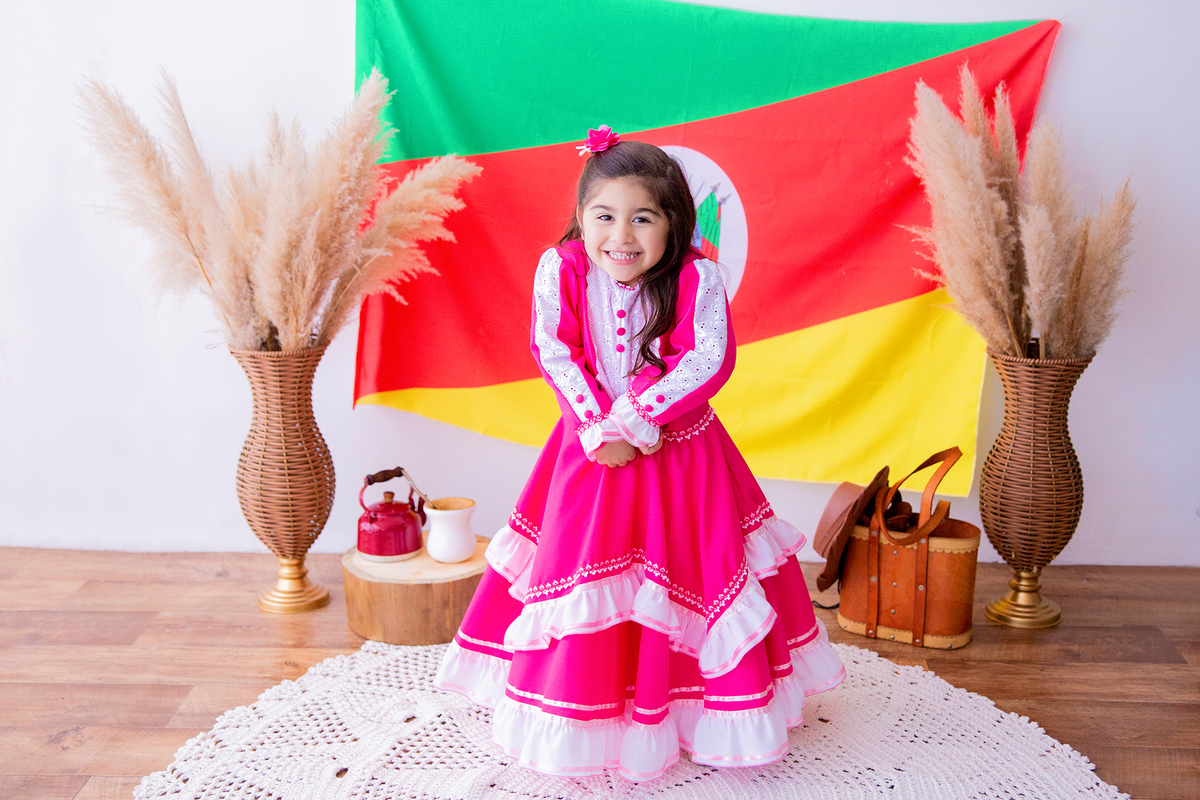 acompanhamento mensal de bebe caxias do sul figurino cenario tematico  personagem foto infantil serra gaucha fotografia familia mundo azul rosa ensaio fotografico crianca newborn baby menino menina smash the cake esmague o bolo banheira urso circo