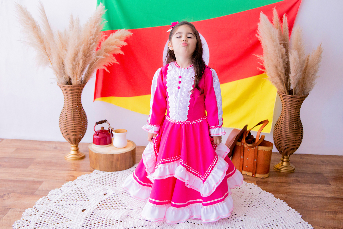 acompanhamento mensal de bebe caxias do sul figurino cenario tematico  personagem foto infantil serra gaucha fotografia familia mundo azul rosa ensaio fotografico crianca newborn baby menino menina smash the cake esmague o bolo banheira urso circo