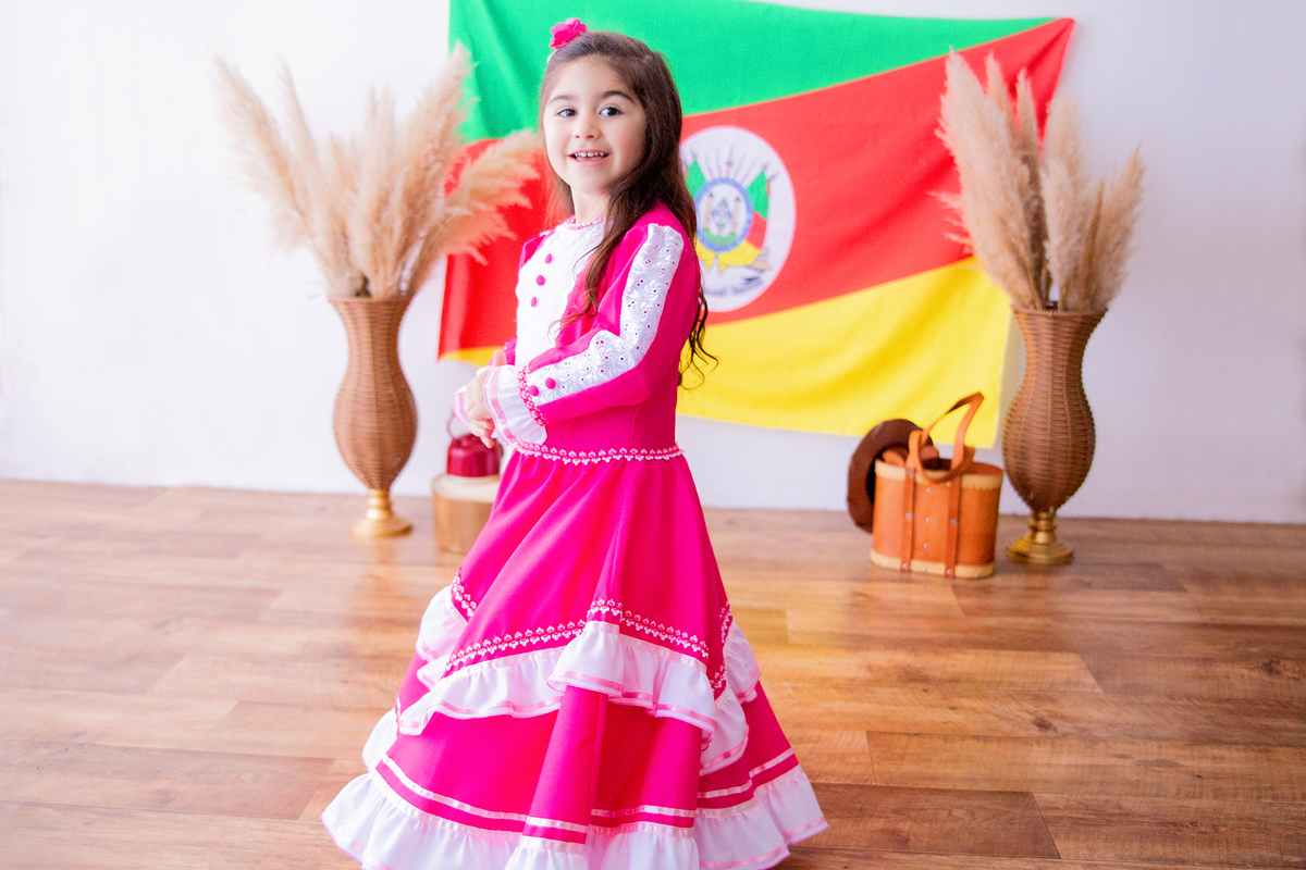 acompanhamento mensal de bebe caxias do sul figurino cenario tematico  personagem foto infantil serra gaucha fotografia familia mundo azul rosa ensaio fotografico crianca newborn baby menino menina smash the cake esmague o bolo banheira urso circo