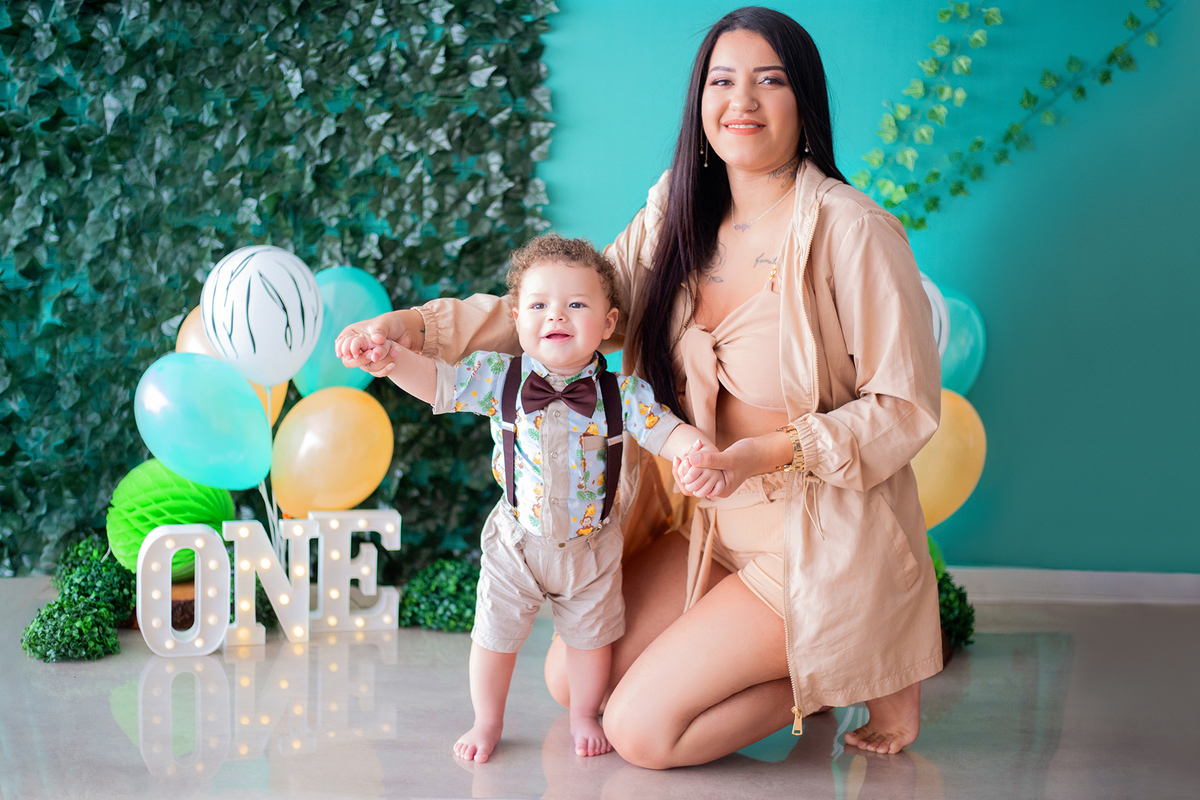 acompanhamento mensal de bebe caxias do sul figurino cenario tematico  personagem foto infantil serra gaucha fotografia familia mundo azul rosa ensaio fotografico crianca newborn baby menino menina smash the cake esmague o bolo banheira urso circo