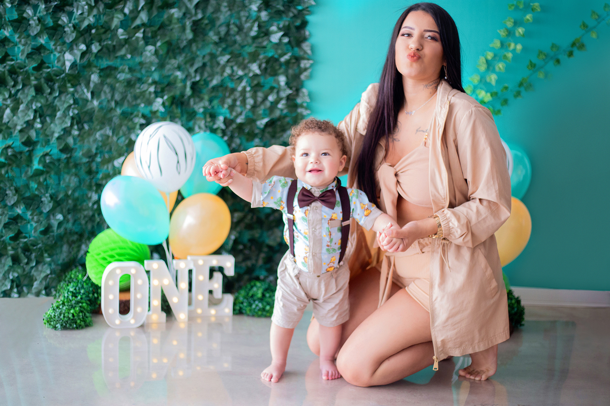 acompanhamento mensal de bebe caxias do sul figurino cenario tematico  personagem foto infantil serra gaucha fotografia familia mundo azul rosa ensaio fotografico crianca newborn baby menino menina smash the cake esmague o bolo banheira urso circo