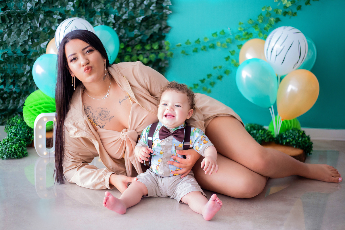 acompanhamento mensal de bebe caxias do sul figurino cenario tematico  personagem foto infantil serra gaucha fotografia familia mundo azul rosa ensaio fotografico crianca newborn baby menino menina smash the cake esmague o bolo banheira urso circo