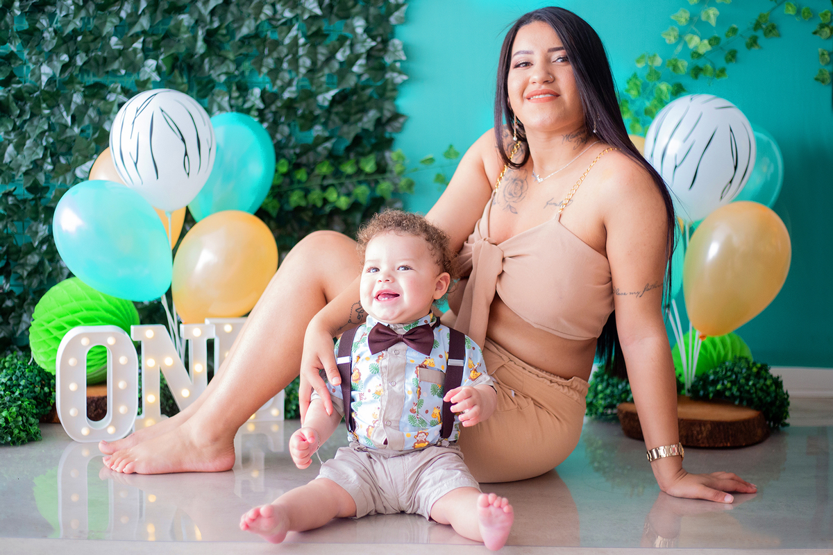 acompanhamento mensal de bebe caxias do sul figurino cenario tematico  personagem foto infantil serra gaucha fotografia familia mundo azul rosa ensaio fotografico crianca newborn baby menino menina smash the cake esmague o bolo banheira urso circo