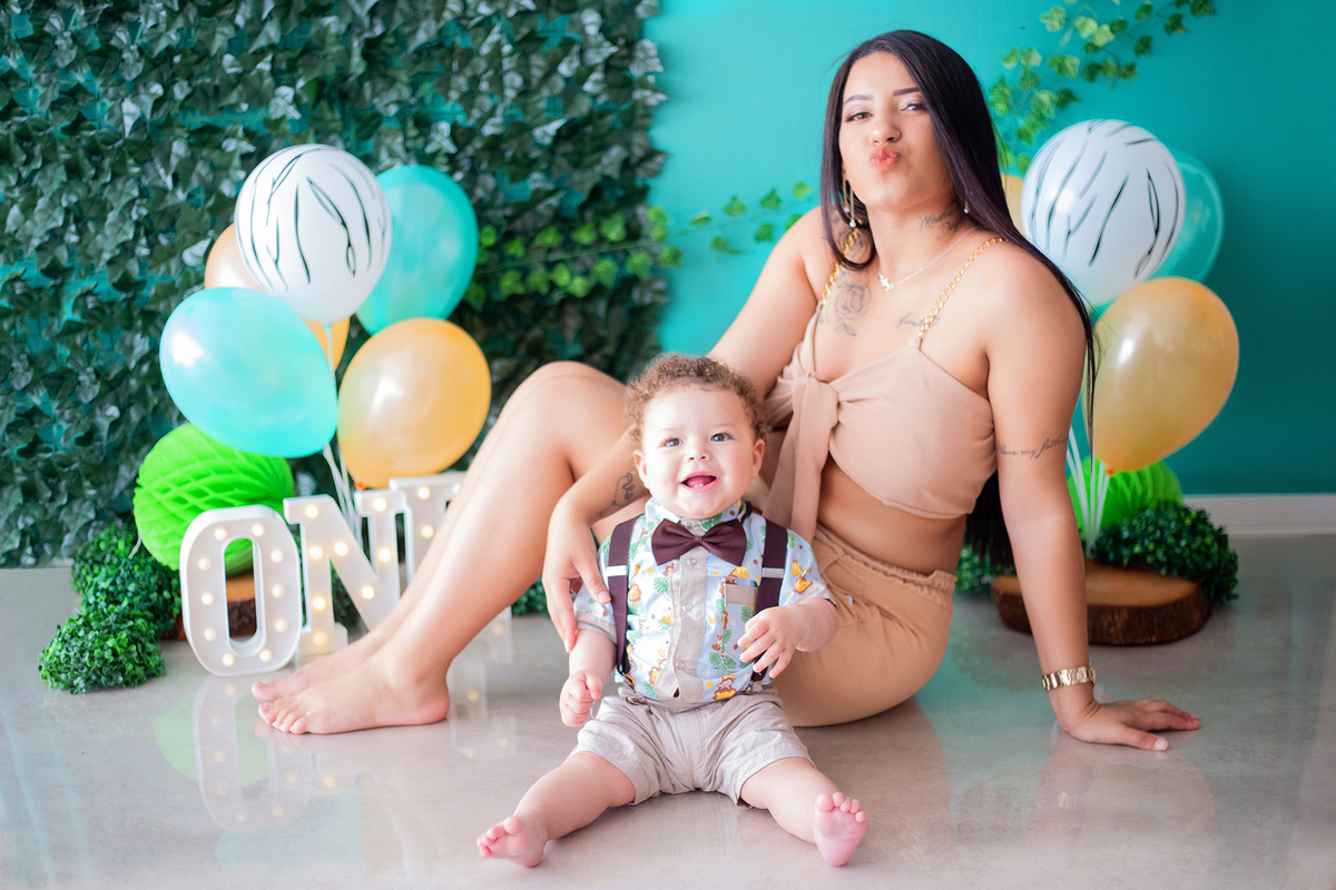 acompanhamento mensal de bebe caxias do sul figurino cenario tematico  personagem foto infantil serra gaucha fotografia familia mundo azul rosa ensaio fotografico crianca newborn baby menino menina smash the cake esmague o bolo banheira urso circo