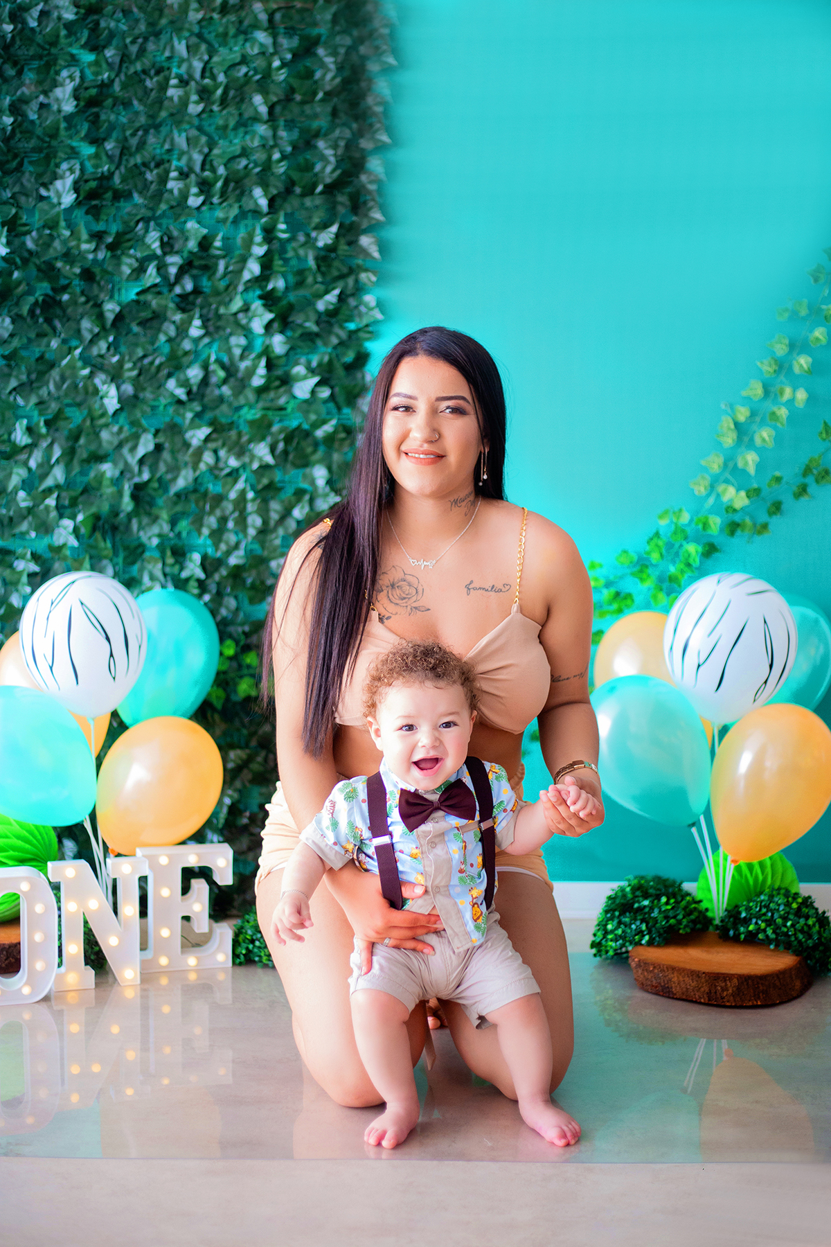 acompanhamento mensal de bebe caxias do sul figurino cenario tematico  personagem foto infantil serra gaucha fotografia familia mundo azul rosa ensaio fotografico crianca newborn baby menino menina smash the cake esmague o bolo banheira urso circo
