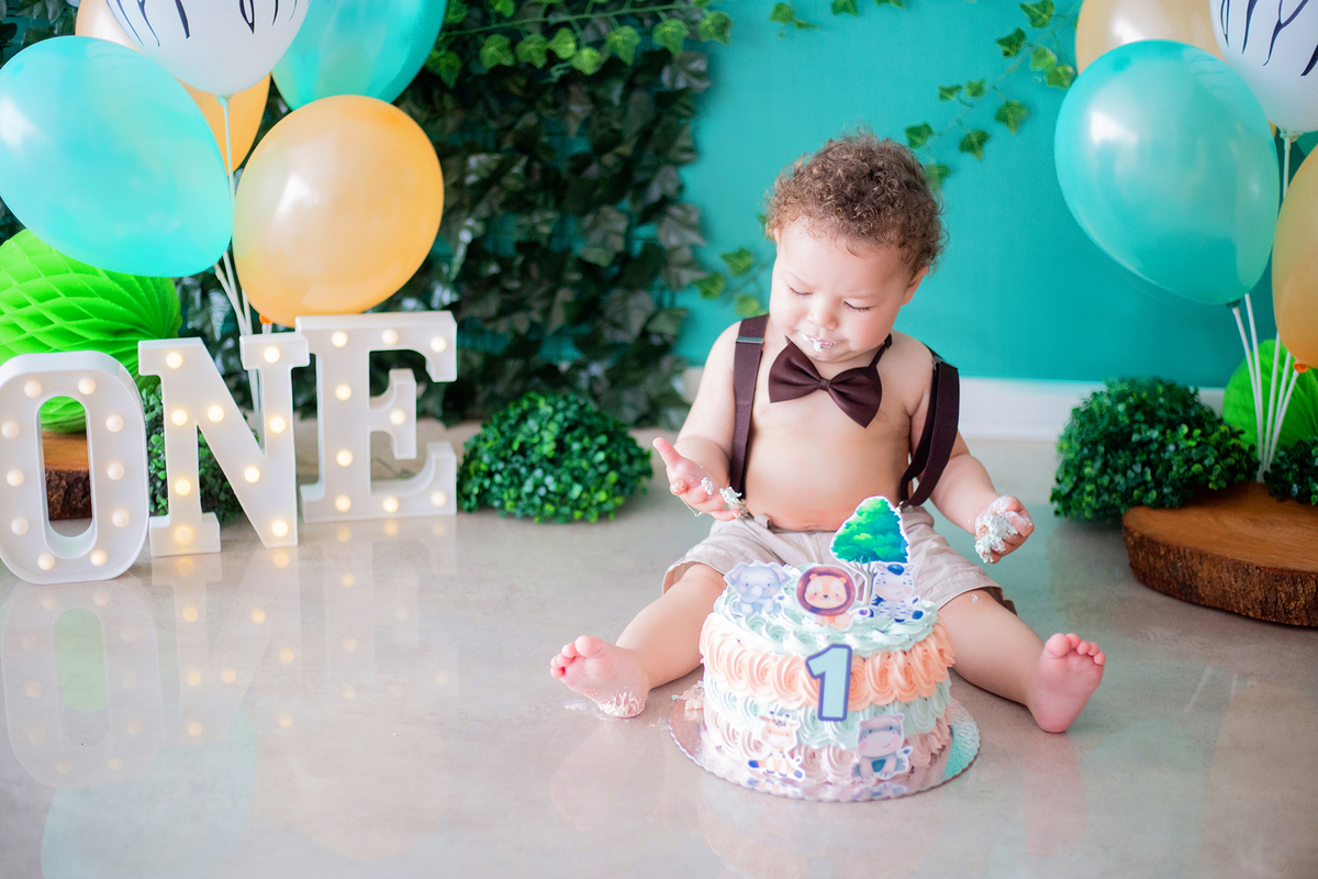 acompanhamento mensal de bebe caxias do sul figurino cenario tematico  personagem foto infantil serra gaucha fotografia familia mundo azul rosa ensaio fotografico crianca newborn baby menino menina smash the cake esmague o bolo banheira urso circo