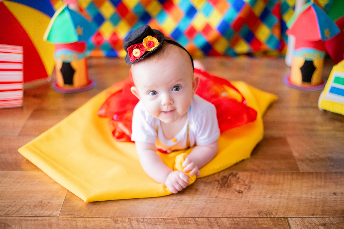 acompanhamento mensal de bebe caxias do sul figurino cenario tematico  personagem foto infantil serra gaucha fotografia familia mundo azul rosa ensaio fotografico crianca newborn baby menino menina smash the cake esmague o bolo banheira urso circo