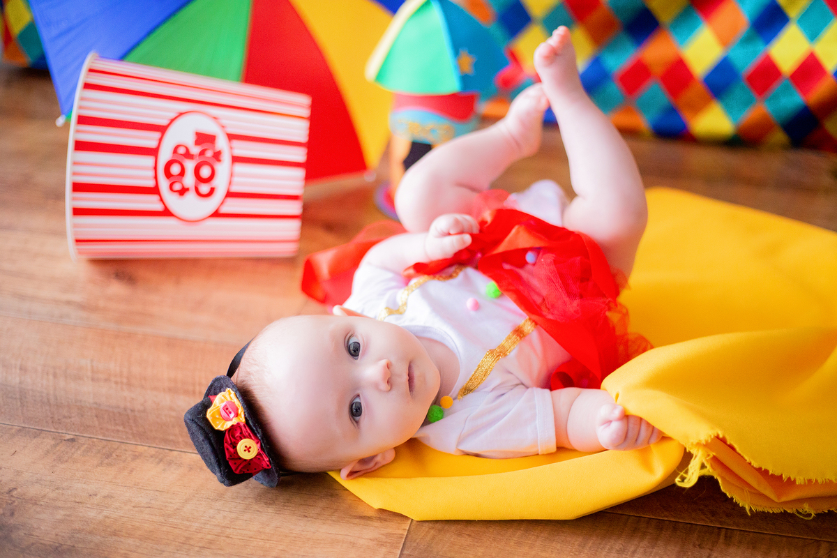 acompanhamento mensal de bebe caxias do sul figurino cenario tematico  personagem foto infantil serra gaucha fotografia familia mundo azul rosa ensaio fotografico crianca newborn baby menino menina smash the cake esmague o bolo banheira urso circo