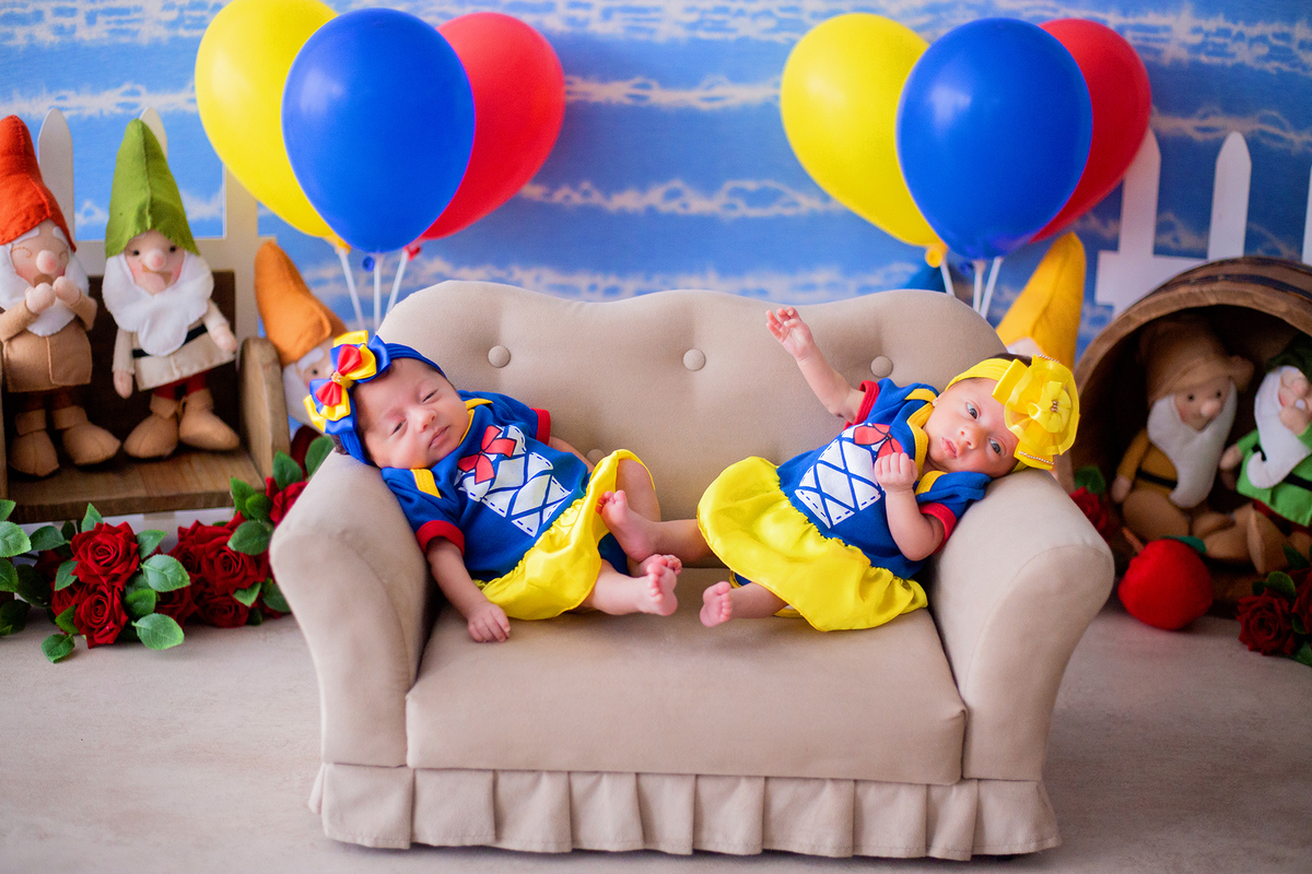 acompanhamento mensal de bebe caxias do sul figurino cenario tematico  personagem foto infantil serra gaucha fotografia familia mundo azul rosa ensaio fotografico crianca newborn baby menino menina smash the cake esmague o bolo banheira urso circo