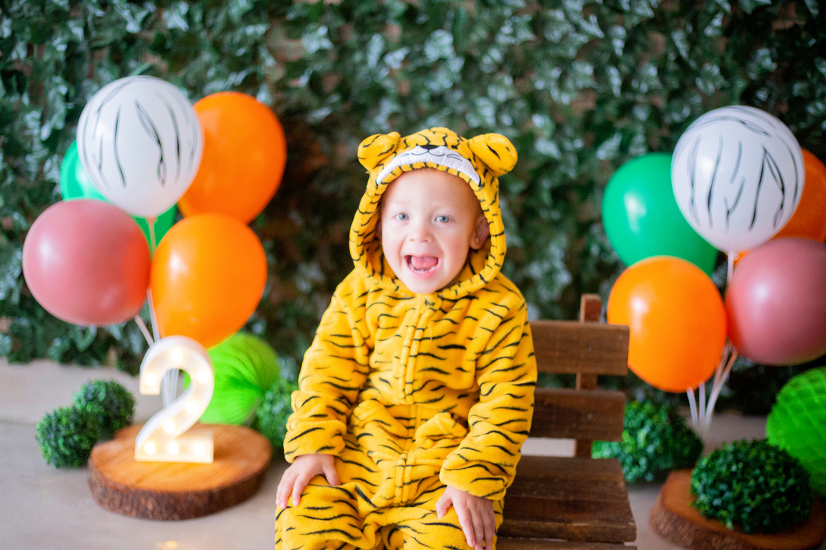 acompanhamento mensal de bebe caxias do sul figurino cenario tematico  personagem foto infantil serra gaucha fotografia familia mundo azul rosa ensaio fotografico crianca newborn baby menino menina smash the cake esmague o bolo banheira urso circo