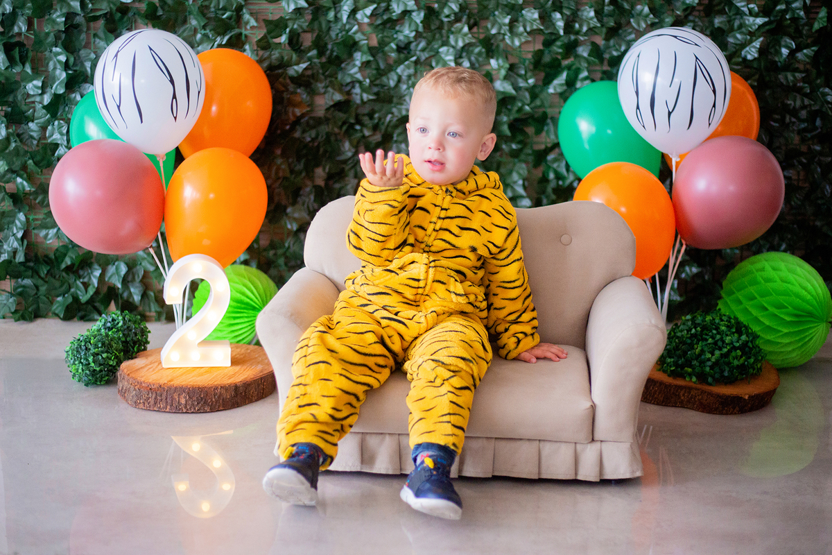 acompanhamento mensal de bebe caxias do sul figurino cenario tematico  personagem foto infantil serra gaucha fotografia familia mundo azul rosa ensaio fotografico crianca newborn baby menino menina smash the cake esmague o bolo banheira urso circo