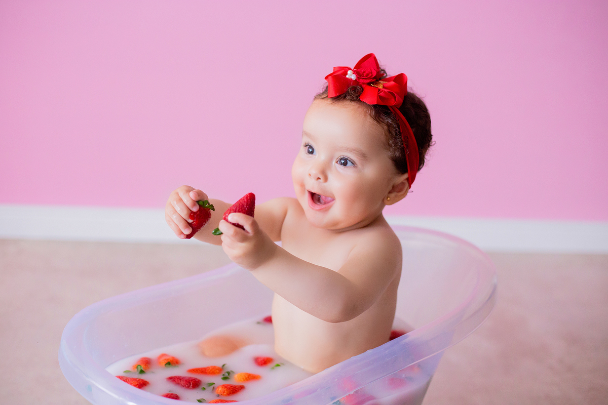 acompanhamento mensal de bebe caxias do sul figurino cenario tematico  personagem foto infantil serra gaucha fotografia familia mundo azul rosa ensaio fotografico crianca newborn baby menino menina smash the cake esmague o bolo banheira urso circo