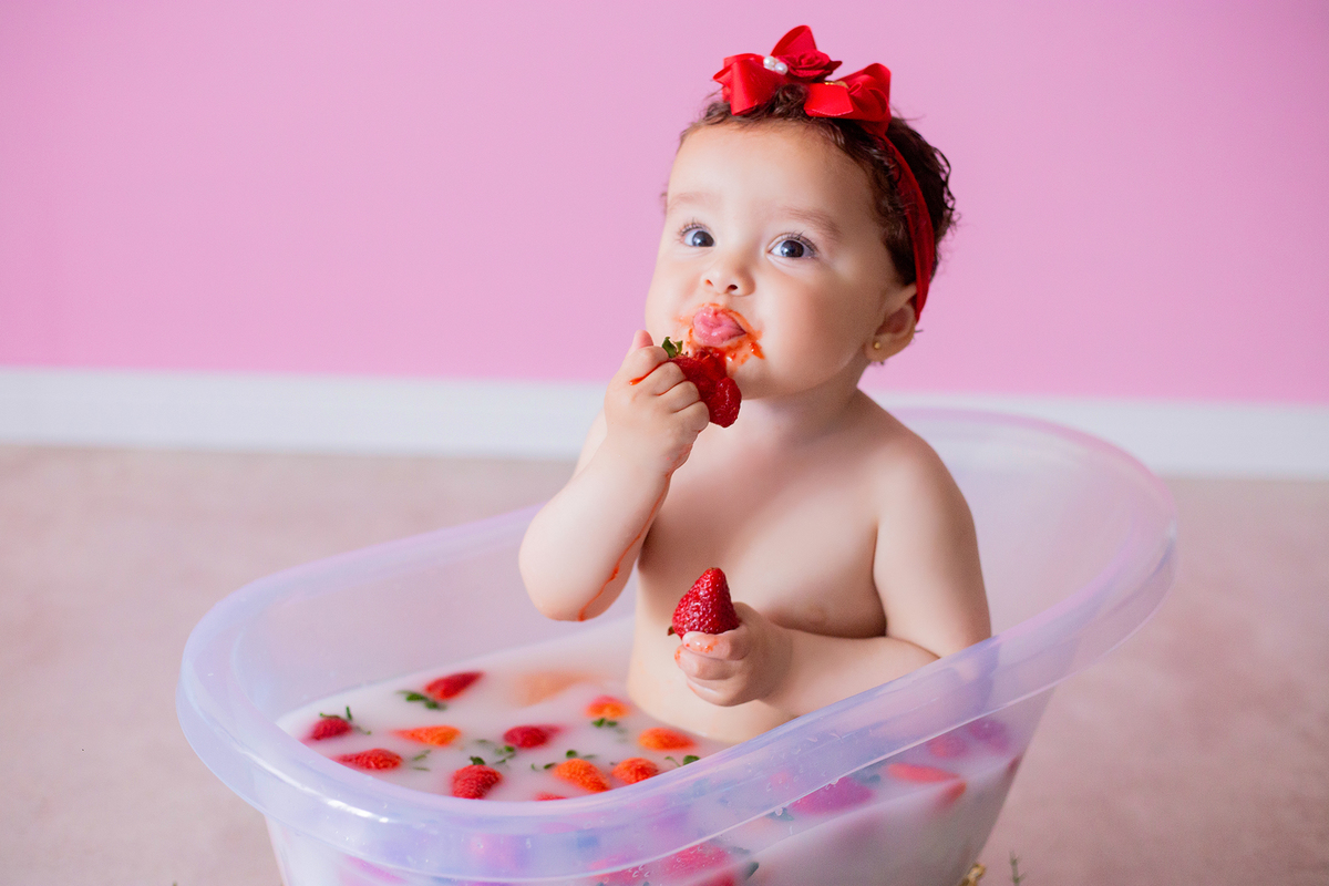 acompanhamento mensal de bebe caxias do sul figurino cenario tematico  personagem foto infantil serra gaucha fotografia familia mundo azul rosa ensaio fotografico crianca newborn baby menino menina smash the cake esmague o bolo banheira urso circo