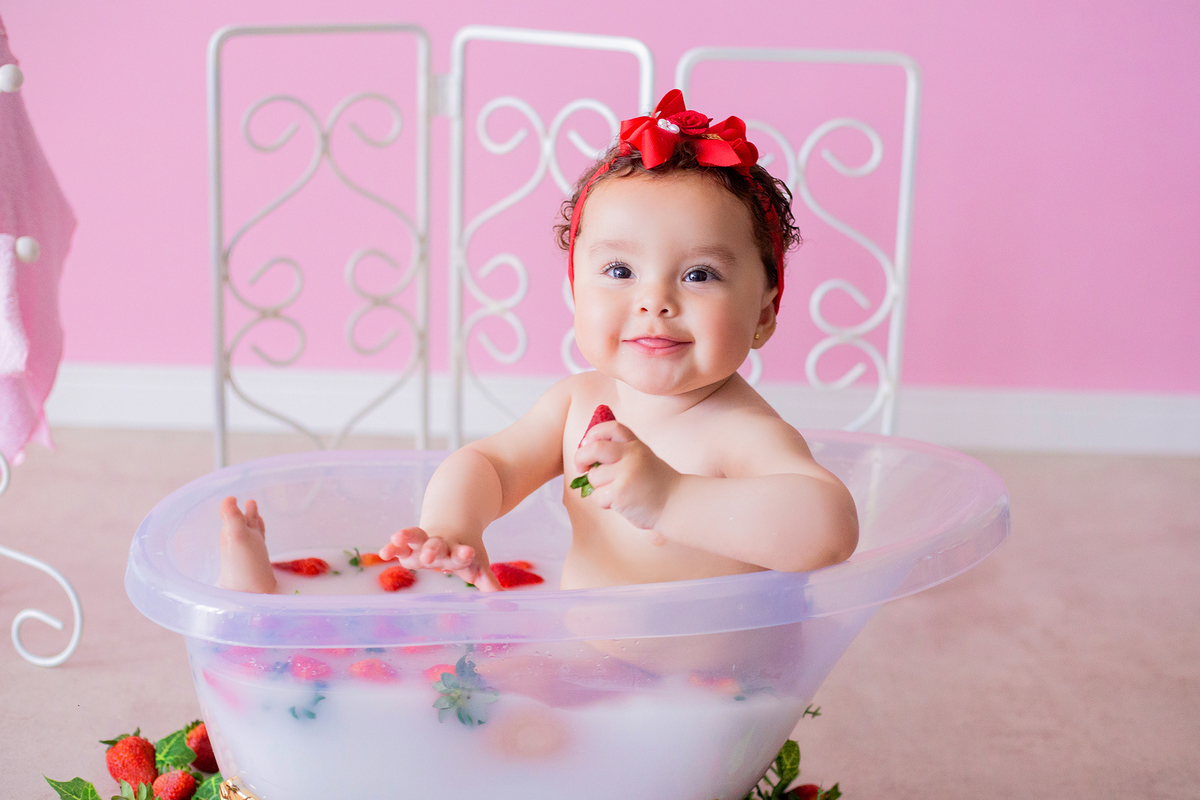 acompanhamento mensal de bebe caxias do sul figurino cenario tematico  personagem foto infantil serra gaucha fotografia familia mundo azul rosa ensaio fotografico crianca newborn baby menino menina smash the cake esmague o bolo banheira urso circo
