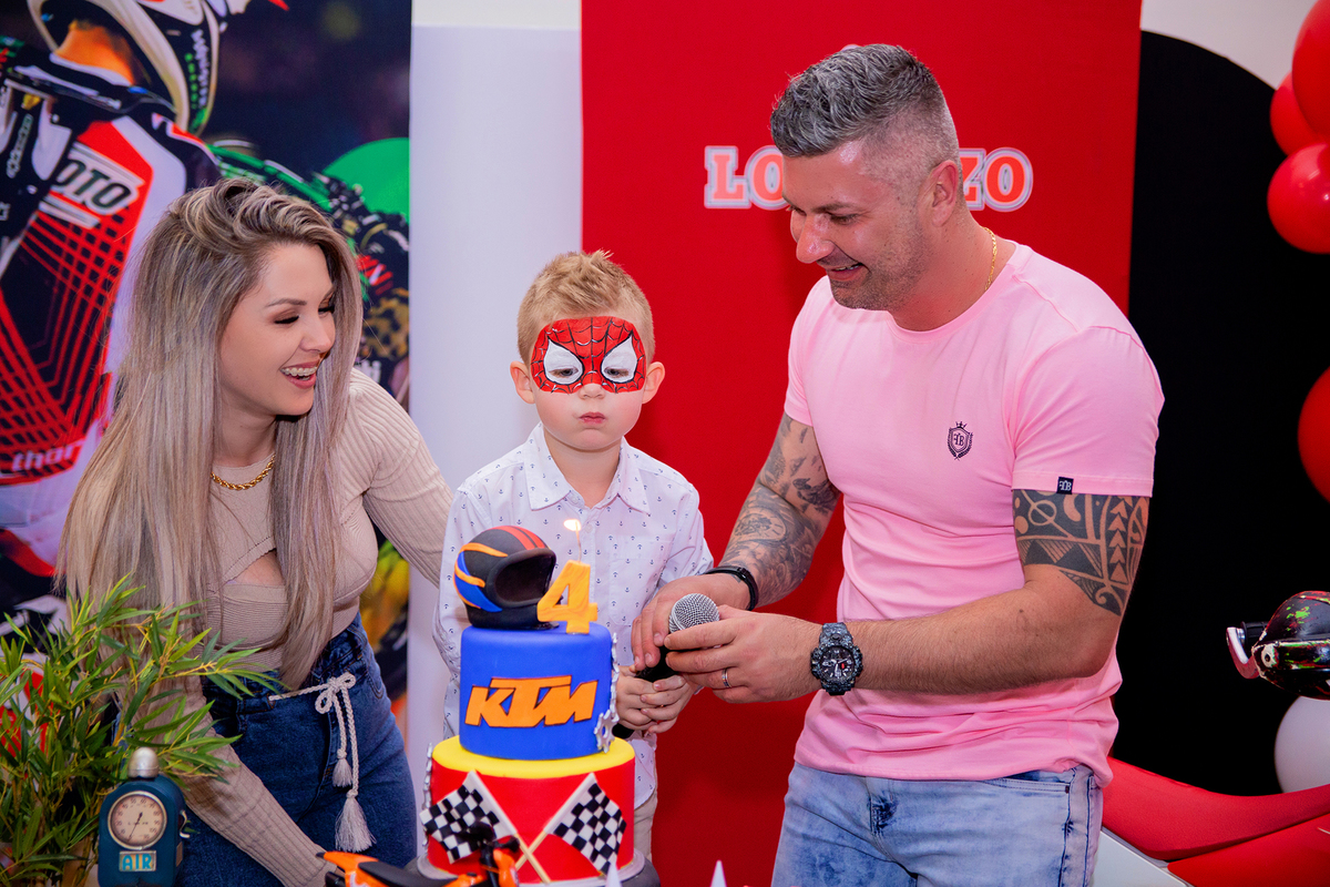 acompanhamento mensal de bebe caxias do sul figurino cenario tematico  personagem foto infantil serra gaucha fotografia familia mundo azul rosa ensaio fotografico crianca newborn baby menino menina smash the cake esmague o bolo banheira urso circo