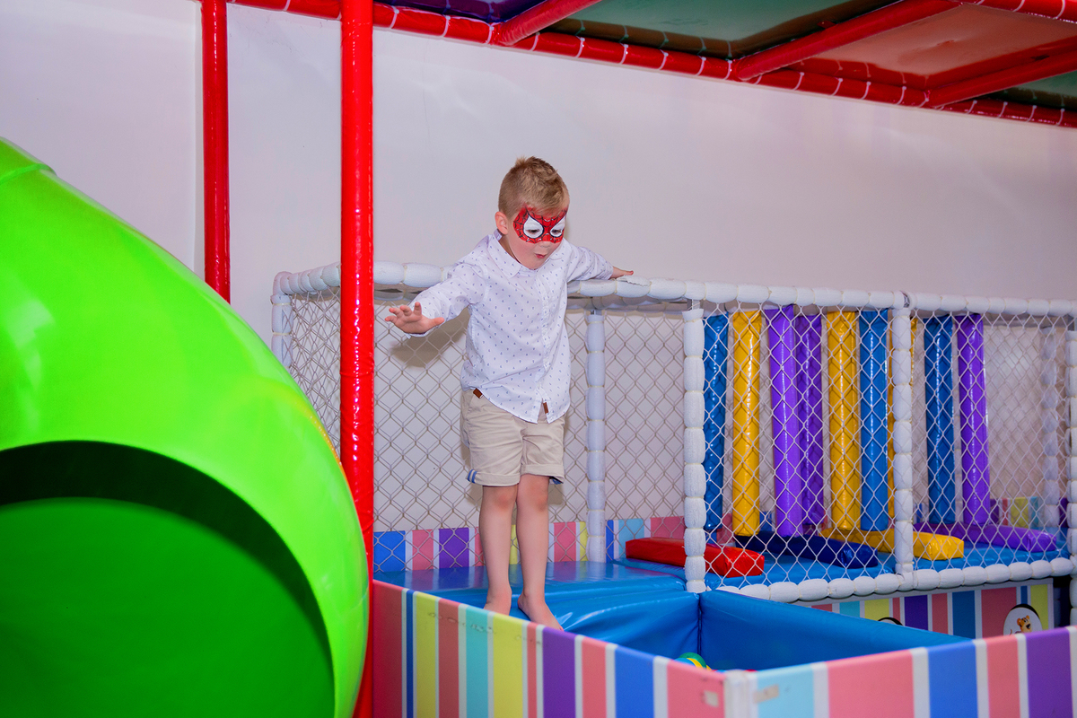 acompanhamento mensal de bebe caxias do sul figurino cenario tematico  personagem foto infantil serra gaucha fotografia familia mundo azul rosa ensaio fotografico crianca newborn baby menino menina smash the cake esmague o bolo banheira urso circo